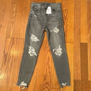 *Brand New!* American Eagle Super Hi-Rise Washed Gray Jegging Jeans - Size 8S